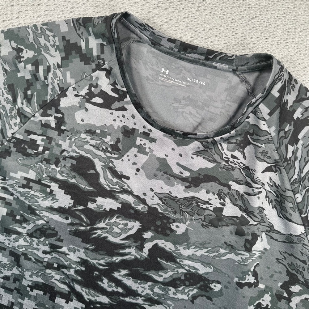 Under Armour Performance T-Shirt Mens XL Loose Digital Tiger Stripe‎ Camo AOP